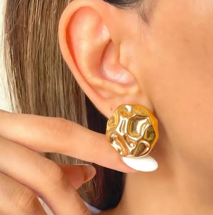 Round Hammered Studs
