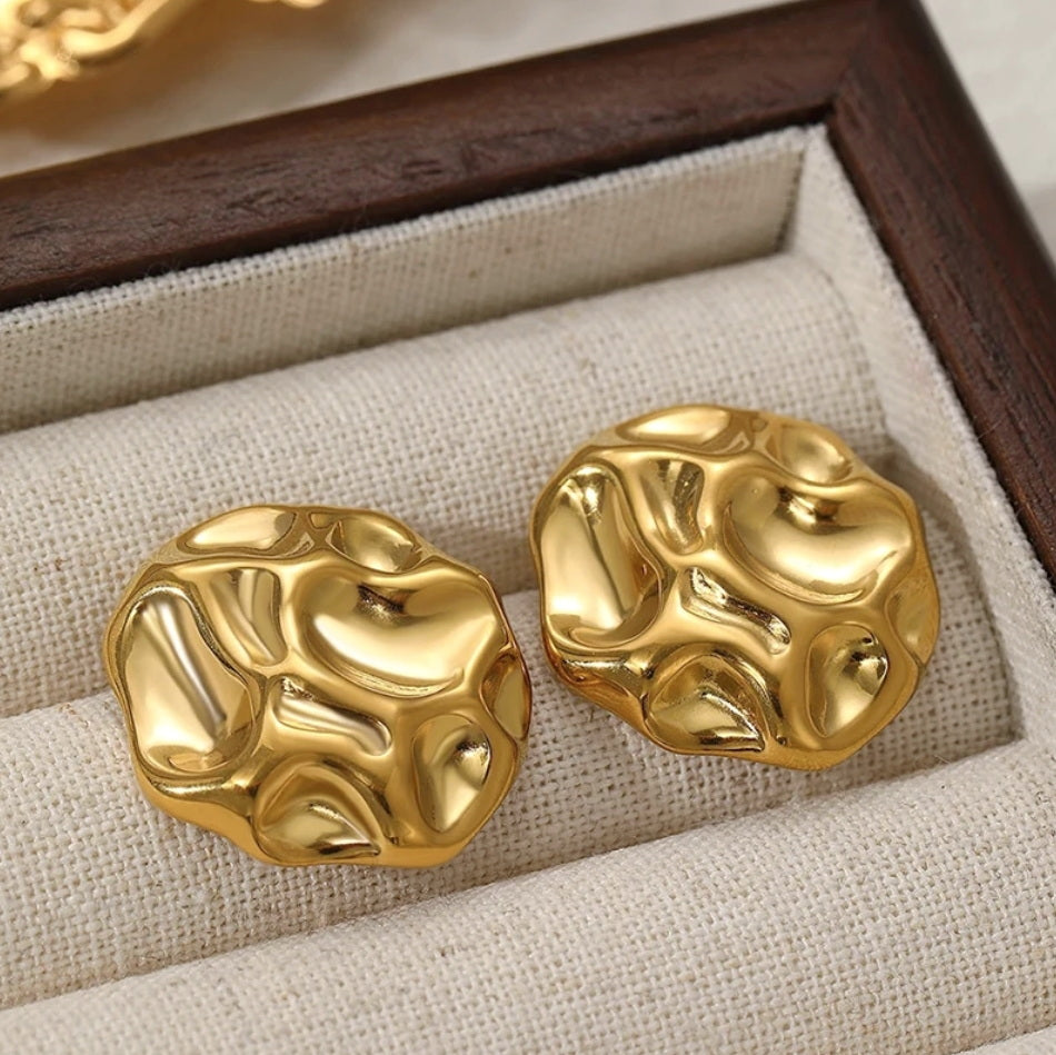 Round Hammered Studs
