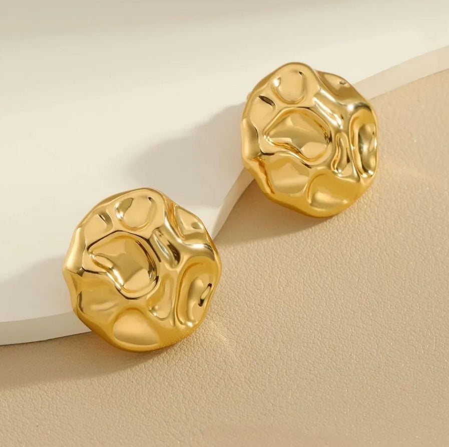 Round Hammered Studs