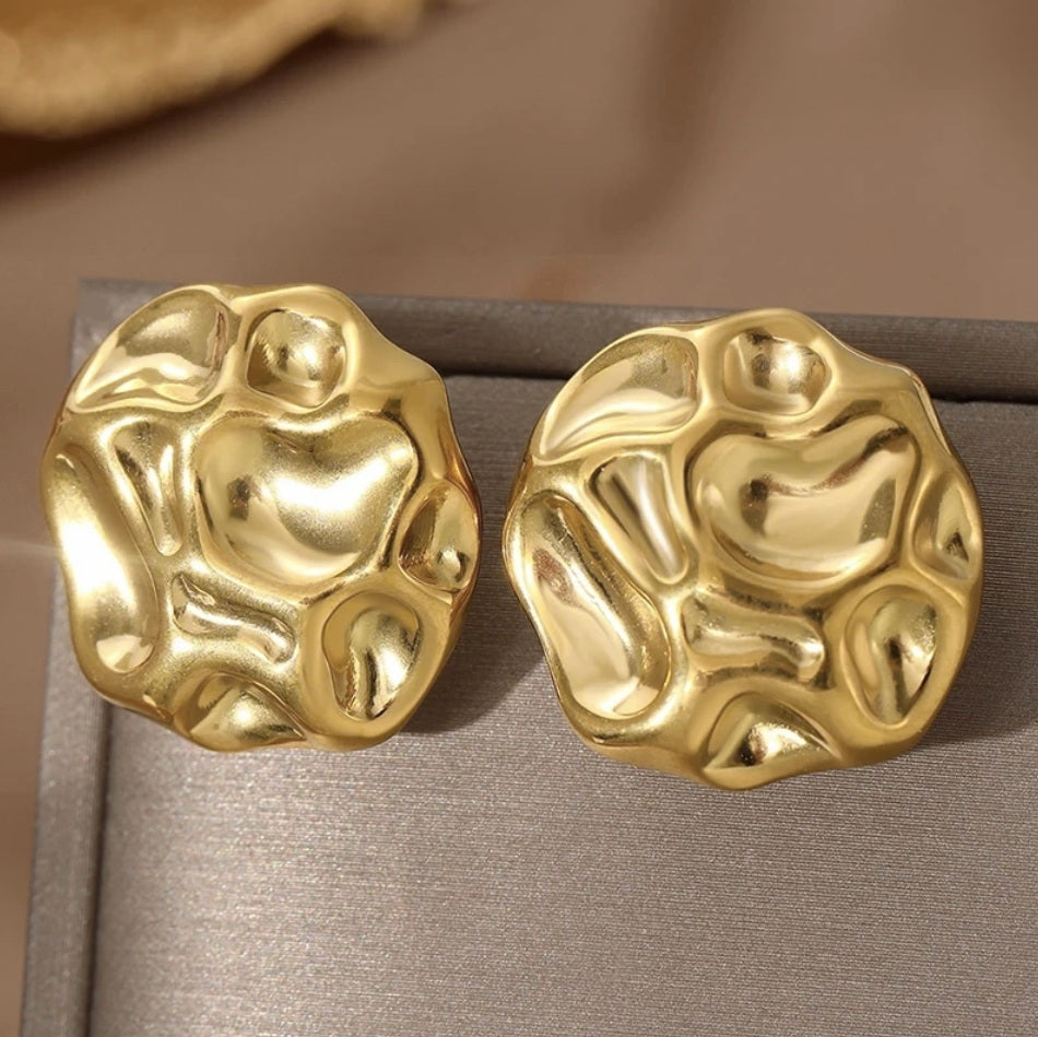 Round Hammered Studs