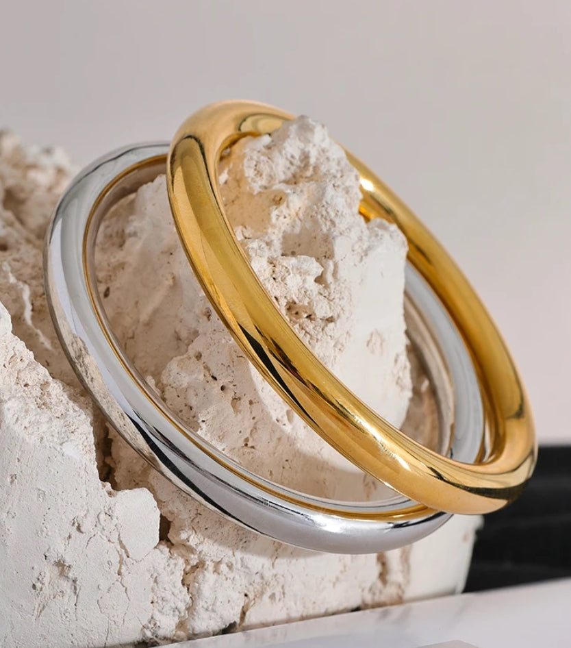 Polished Rounded Bangle Bracelet