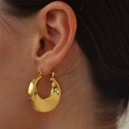 Caved Crescent Hoop Earrings