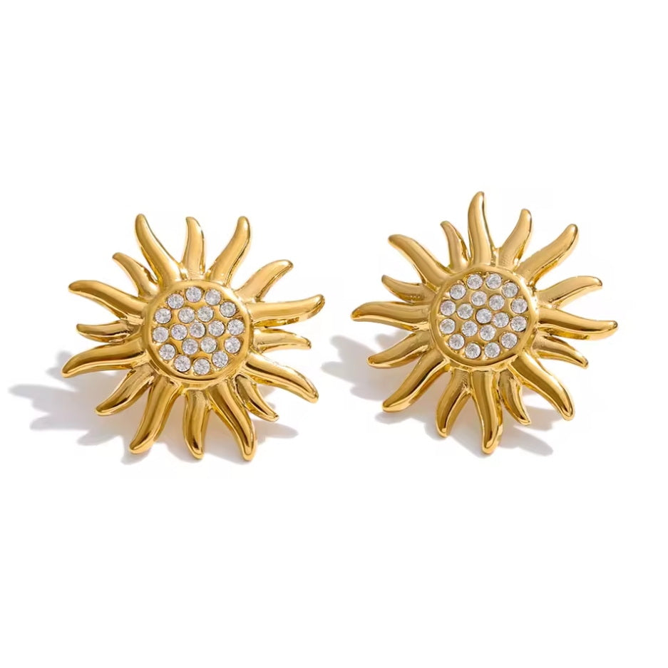 Solara Glow Stud Earrings