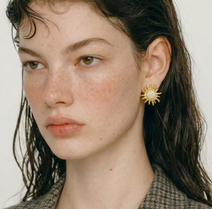 Solara Glow Stud Earrings