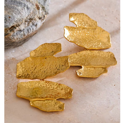 Helena Sculpted Drop Earrings