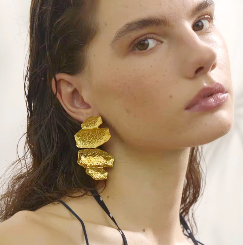 Helena Sculpted Drop Earrings