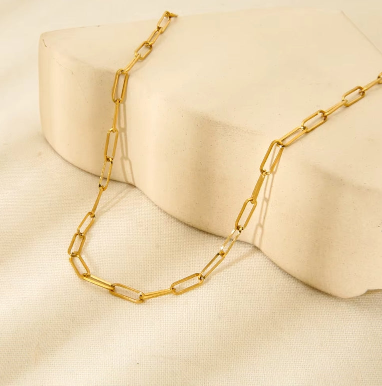 Elara Link Necklace