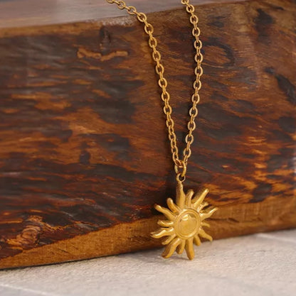 Sun Pendant Chain Necklace