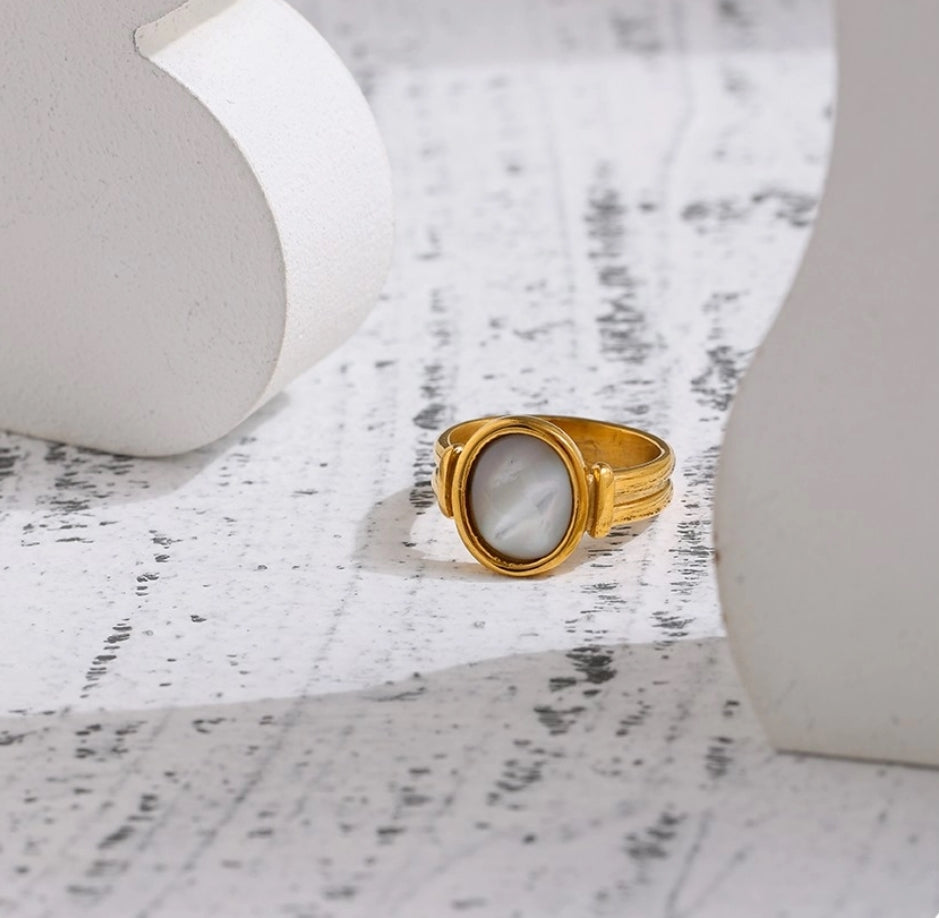 Oval Shell Ring