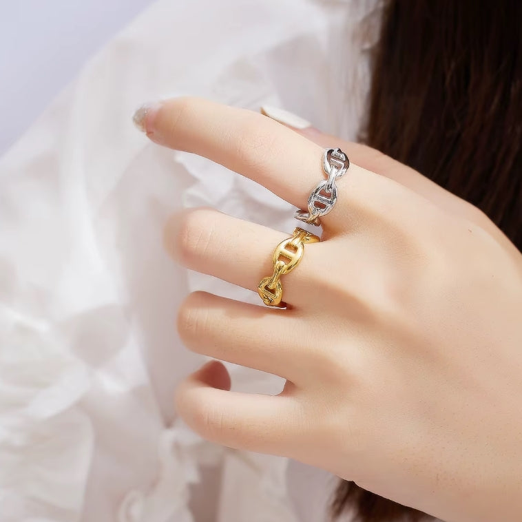 Helix Chain Ring